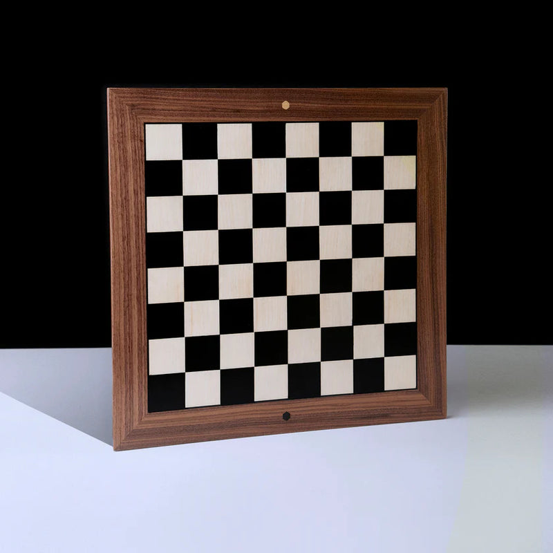 World Chess Home Edition Chess Set (Club Pieces with Home Edition Black/White Board)